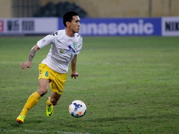 Ngày càng có nhiều cầu thủ quyết định phủ kín cánh tay, một trong số đó là tiền vệ Bùi Văn Hiếu.