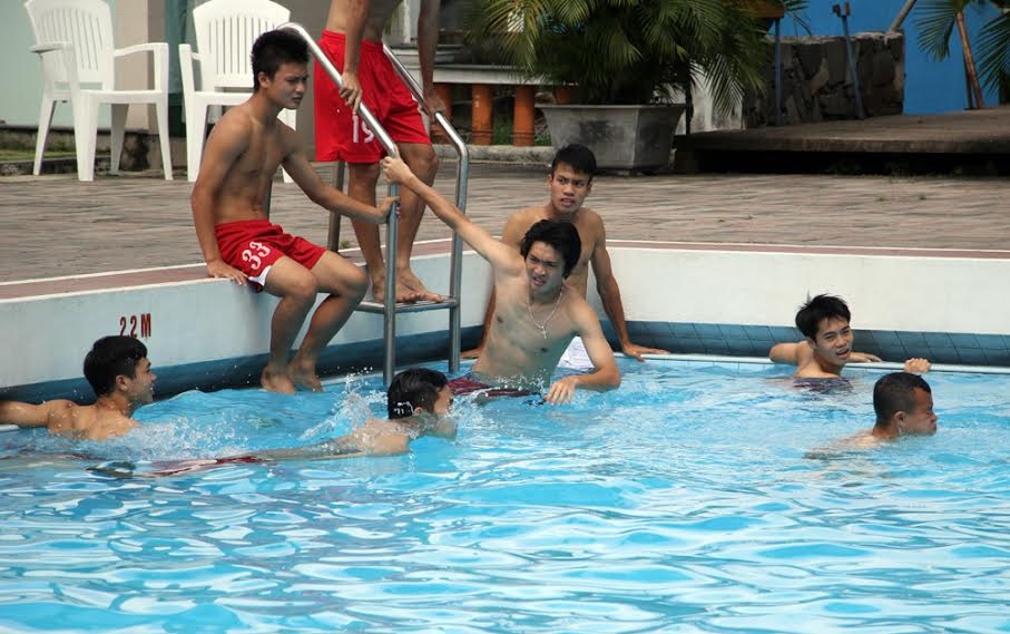 Sau trận ra quân giành thắng lợi trước U19 Australia, Công Phượng cùng các đồng đội đã được nghỉ trọn buổi sáng 6/9 để nghỉ ngơi và hồi phục.