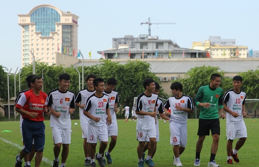 HLV Graechen: ‘U19 Viet Nam khong can bac si tam ly’ hinh anh