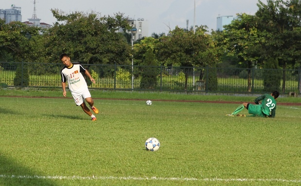 Tuấn Tài vẫn cho thấy sự nhạnh nhạy trước khung thành bằng những pha dứt điểm sắc sảo.