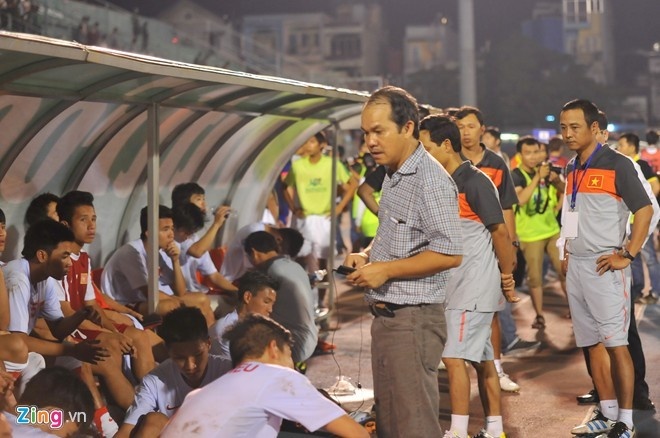 Bầu Đức luôn mong muốn sát cánh cùng các cầu thủ U19 Việt Nam trong mọi trận đấu.