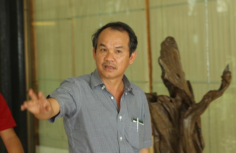 Bau Duc toi khach san hop kin cung U19 Viet Nam hinh anh