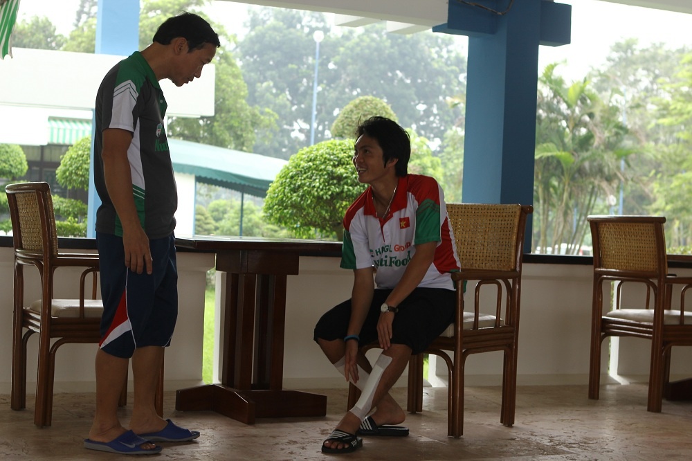 Tiền vệ tài hoa của U19 Việt Nam vẫn bị đau nhẹ ở 2 chân.