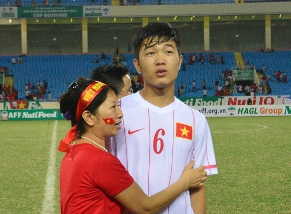 Gia dinh cau thu U19 Viet Nam van tu hao du con thua tran hinh anh