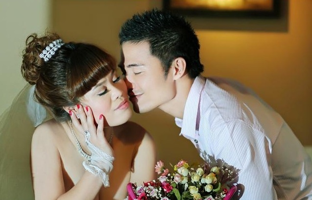 Chuyen tinh lang man cua cuu nu tuyen thu bong da Viet Nam hinh anh