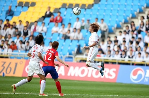 Nỗ lực của đội tuyển nữ Việt Nam là rất đáng trân trọng. Ảnh: Tuổi trẻ