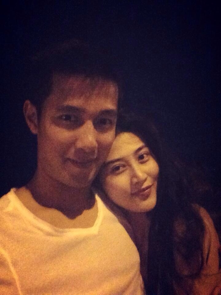 Tình cảm của Sỹ Mạnh và Trúc Nguyễn ngày một thêm khăng khít. Thời điểm cặp đôi nghĩ về 