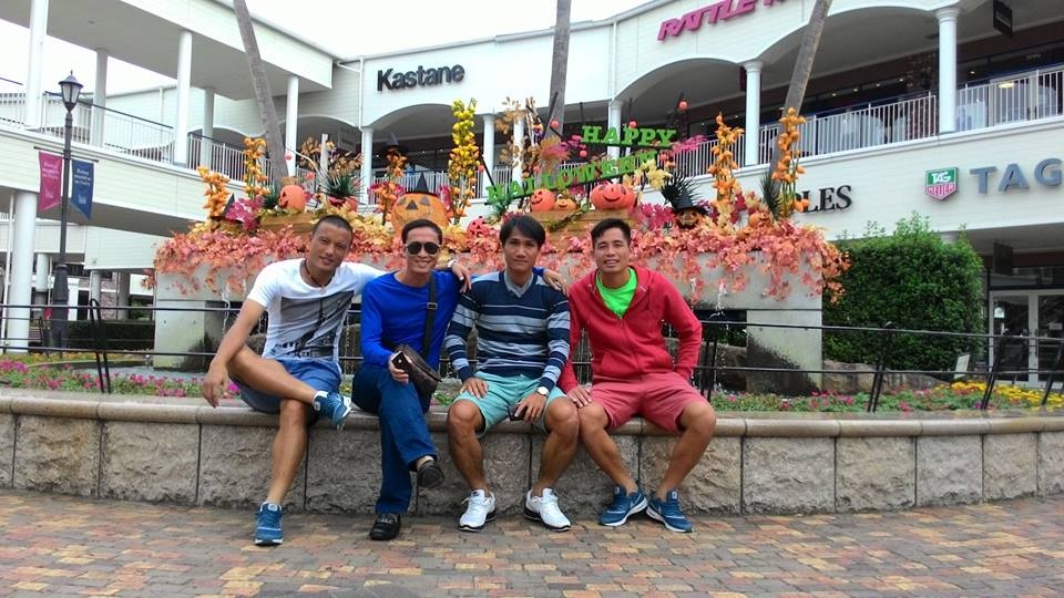 Văn Biển, trợ lý Đặng Phương Nam, Quốc Anh, Huy Cường tranh thủ ghé thăm 