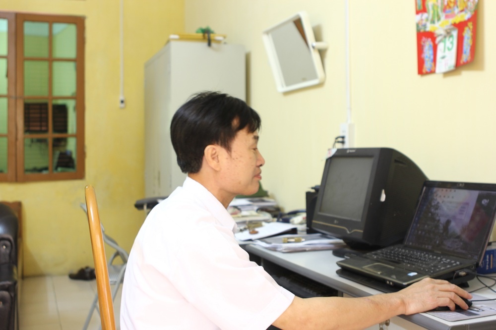 Công việc bận rộn nhưng ông Dung không bỏ sót trận đấu nào của U19 Việt Nam. 