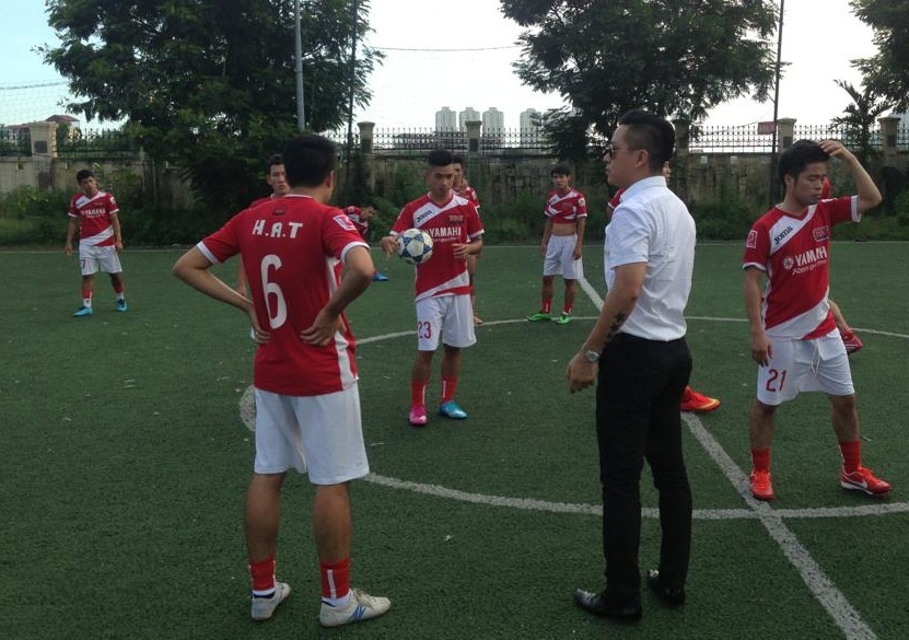 Ở lần đầu tiên tham dự giải phong trào Hanoi Premier League, đội bóng H.A.T do ca sĩ Tuấn Hưng làm chủ tịch kiêm HLV trưởng đã mang đến những dáng nét rất mới