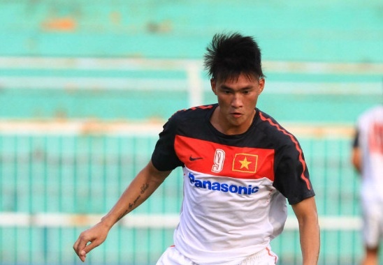 Cong Vinh lap cu dup, DTVN thang Kyoto Sanga 4-3 hinh anh