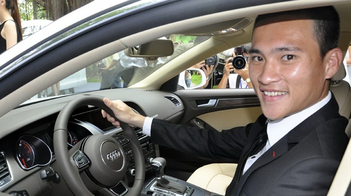 Cong Vinh dau quan cho Binh Duong voi gia gan 10 ty hinh anh