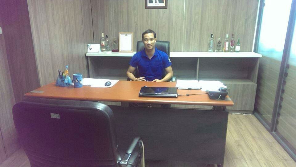 Bo nghe boc vac, Quoc Vuong chuyen sang ban ruou hinh anh