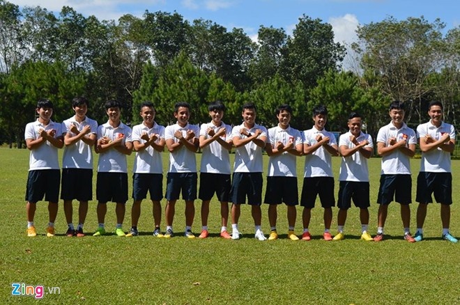 Các cầu thủ khóa 1 của Học viện HAGL Arsenal JMG sẽ sát cánh cùng những đồng đội ngoại quốc thi đấu tại V.League 2015.