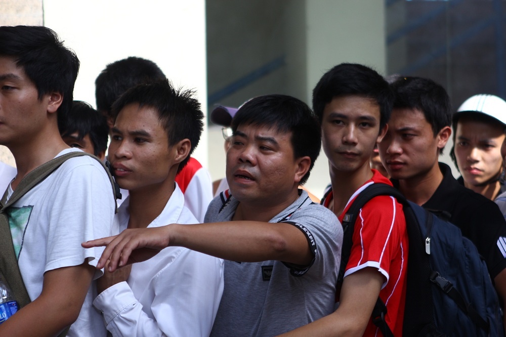 Ve AFF Cup 2014 ban khong chay, CDV phan nan gia cao hinh anh