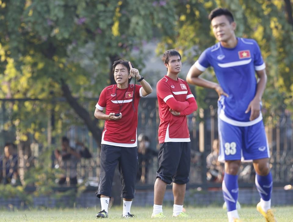 HLV Miura buộc phải tìm ra giải pháp bằng luyện tập và những phương án về chiến thuật