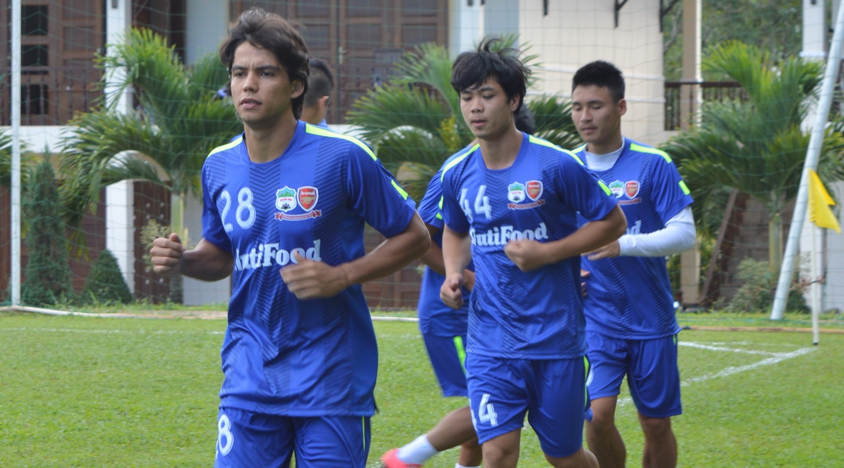 Tien dao Brazil ghi 8 ban o buoi tap voi Cong Phuong hinh anh