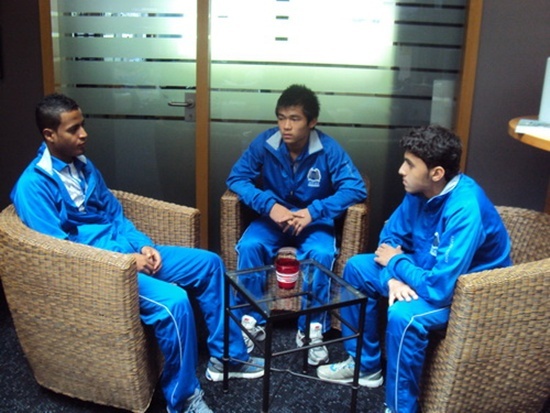 Khả năng ngoại ngữ của Thái Sung gần như bằng không khi tới Học viện Aspire (Qatar). Nhưng trong quãng thời gian