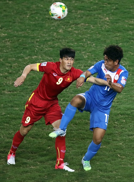 Hoàn cảnh của Công Vinh thuộc diện éo le nhất trong số các cầu thủ Việt Nam