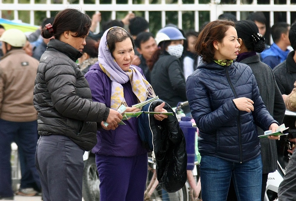 Hon 2 trieu dong mot cap ve xem DTVN da ban ket AFF Cup hinh anh