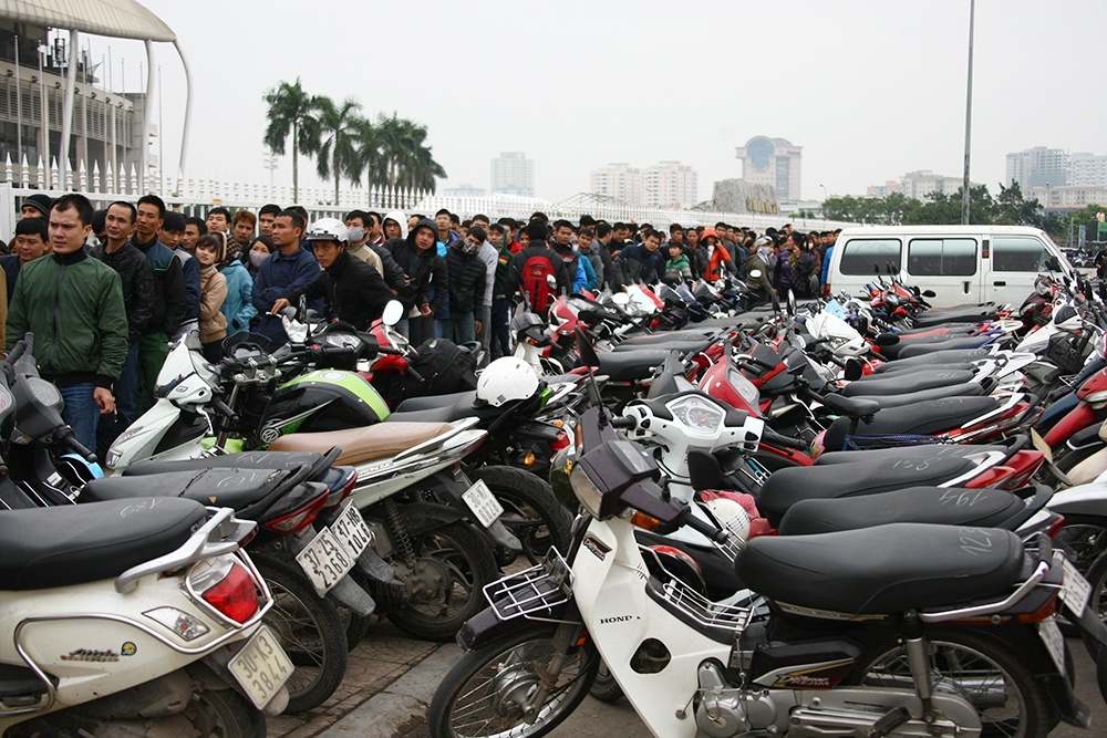 Gia vé trông xe máy cũng tắng lên mức 50.000 đồng.