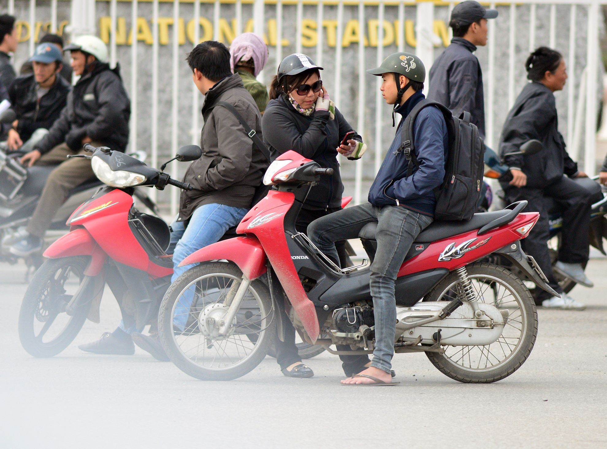 Nếu muốn mua vé ở thời điểm này, người hâm mộ chỉ còn cách tìm đến thị trường chợ đen.