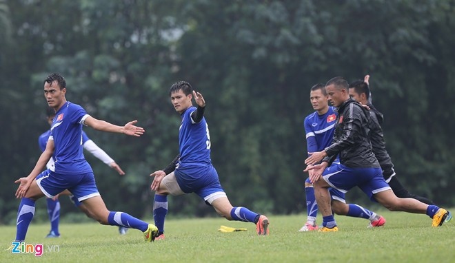 Trưởng đoàn Mai Đức Chung: 