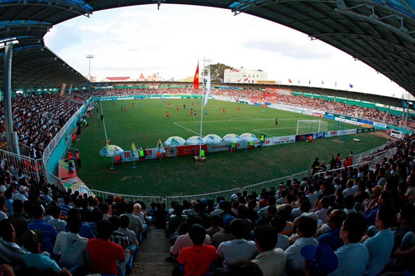 Lối chơi đẹp mắt của Công Phượng, Tuấn Anh cùng đồng đội sẽ thăng hoa trên một sân vận động đẹp.