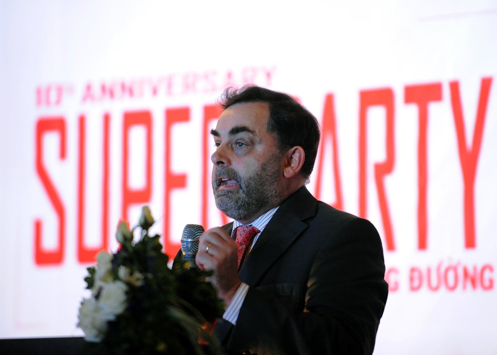 Đại diện của Đại sứ quán Anh tại Việt Nam phát biểu ý kiến.