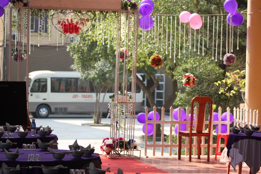 Thời tiết tại Nghệ An rất đẹp như ủng hộ ngày vui của cặp trai tài gái sắc.