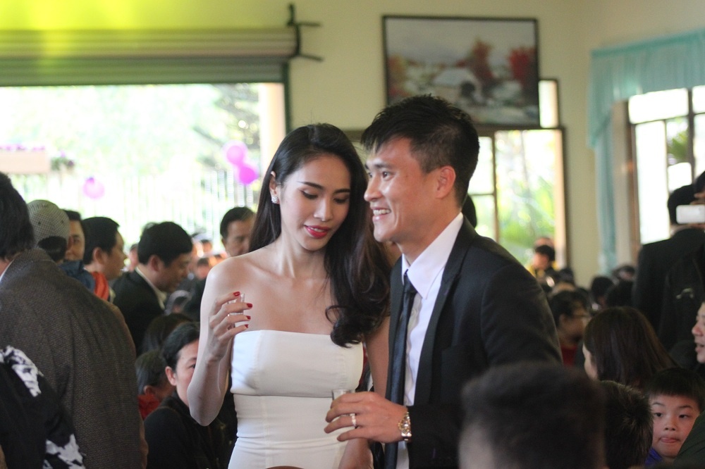 Cặp vợ chồng nổi tiếng rạng ngời trong niềm hạnh phúc.