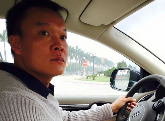 Cuu Qua bong vang Viet Nam tau xe sang gan 4 ty hinh anh