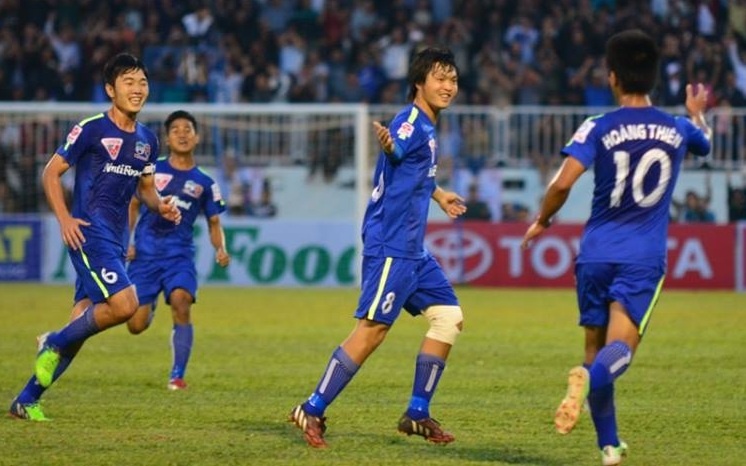 Gia dinh Tuan Anh vo oa voi sieu pham cua tien ve tai hoa hinh anh