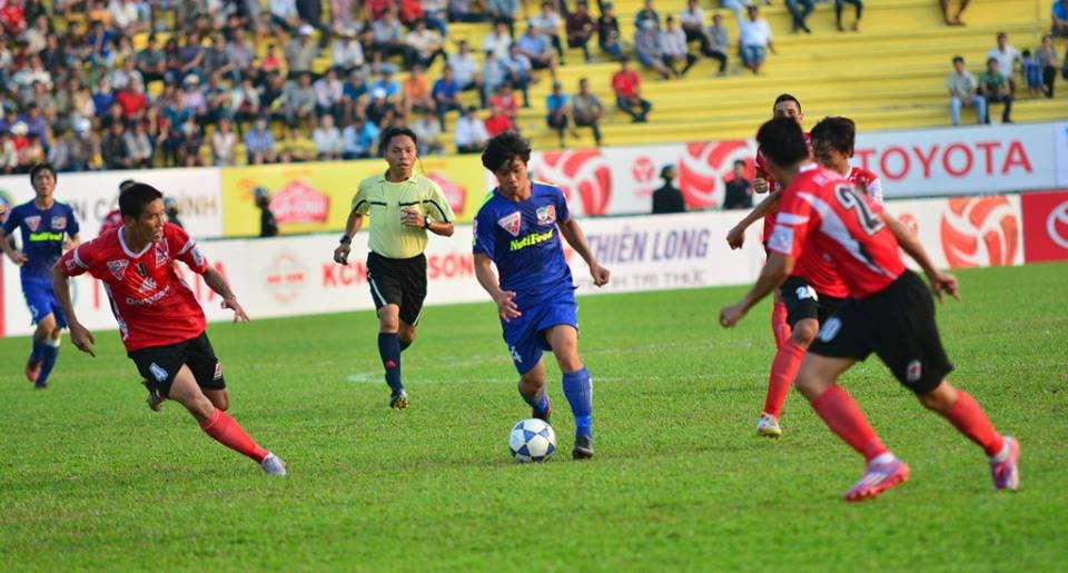 Một cầu thủ như Công Phượng đương nhiên sẽ bị các hậu vệ đối phương theo sát.