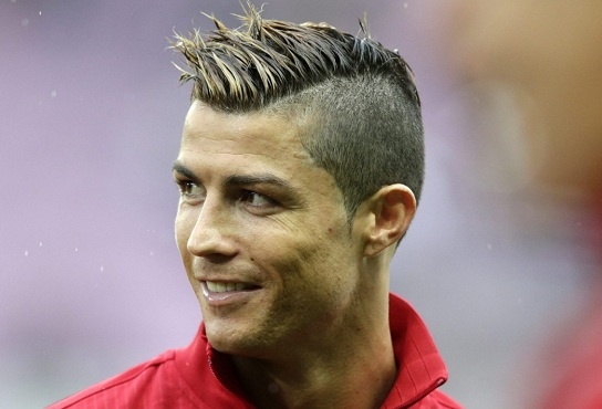 Doi truong tuyen Viet Nam khong bau QBV cho Ronaldo hinh anh