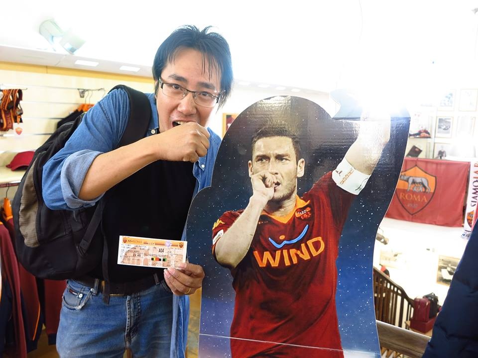 Niềm say mê bóng đá Italy đã trờ thành chiếc cầu nối đưa