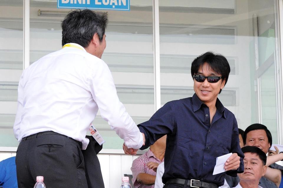 HLV Miura khong xem Cong Phuong thi dau tai vong 3 V.League hinh anh