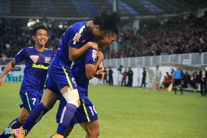 Dù dẫn trước những các cầu thủ HAGL đã bị khuất phục bởi sự vùng lên của Thanh Hóa trong hiệp 2.