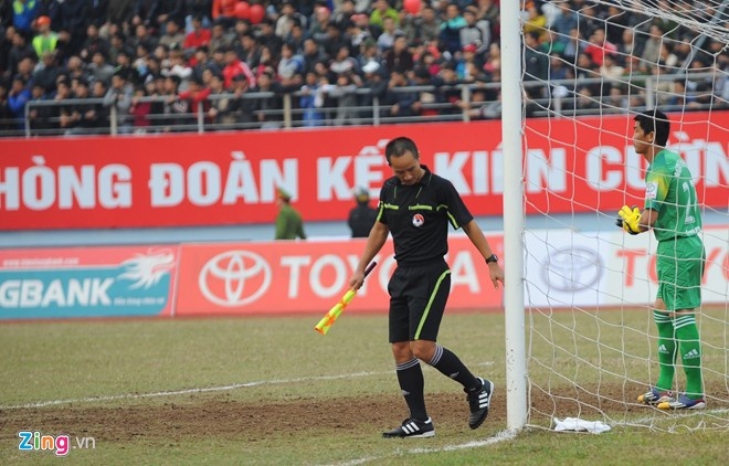 Mặt sân Lạch Tray thuộc diện tồi nhất ở V.League.