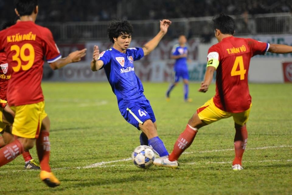 ‘100% trong tai deu thoi penalty o pha nga cua Cong Phuong’ hinh anh