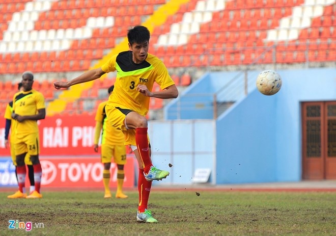 Trung vệ Tiến Thành phải nhận án treo giò nội bộ của CLB Hải Phòng. Ảnh Tùng Lê