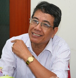 Nhà báo Nguyễn Lưu: 