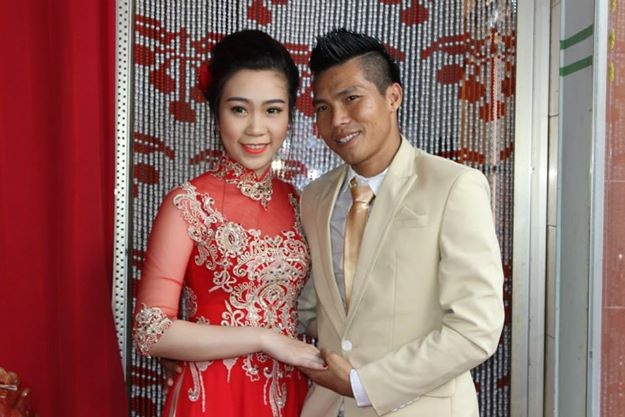 Duy Khanh và Kim Tuyến đã tổ chức lễ đính hôn vào tháng 10/2014.