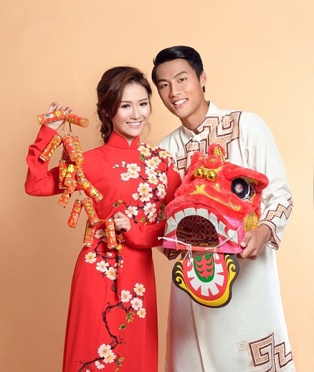 Từng xuất hiện trong rất nhiều bộ ảnh đẹp nhưng đây là lầm đầu tiên tiền đạo Việt kiều