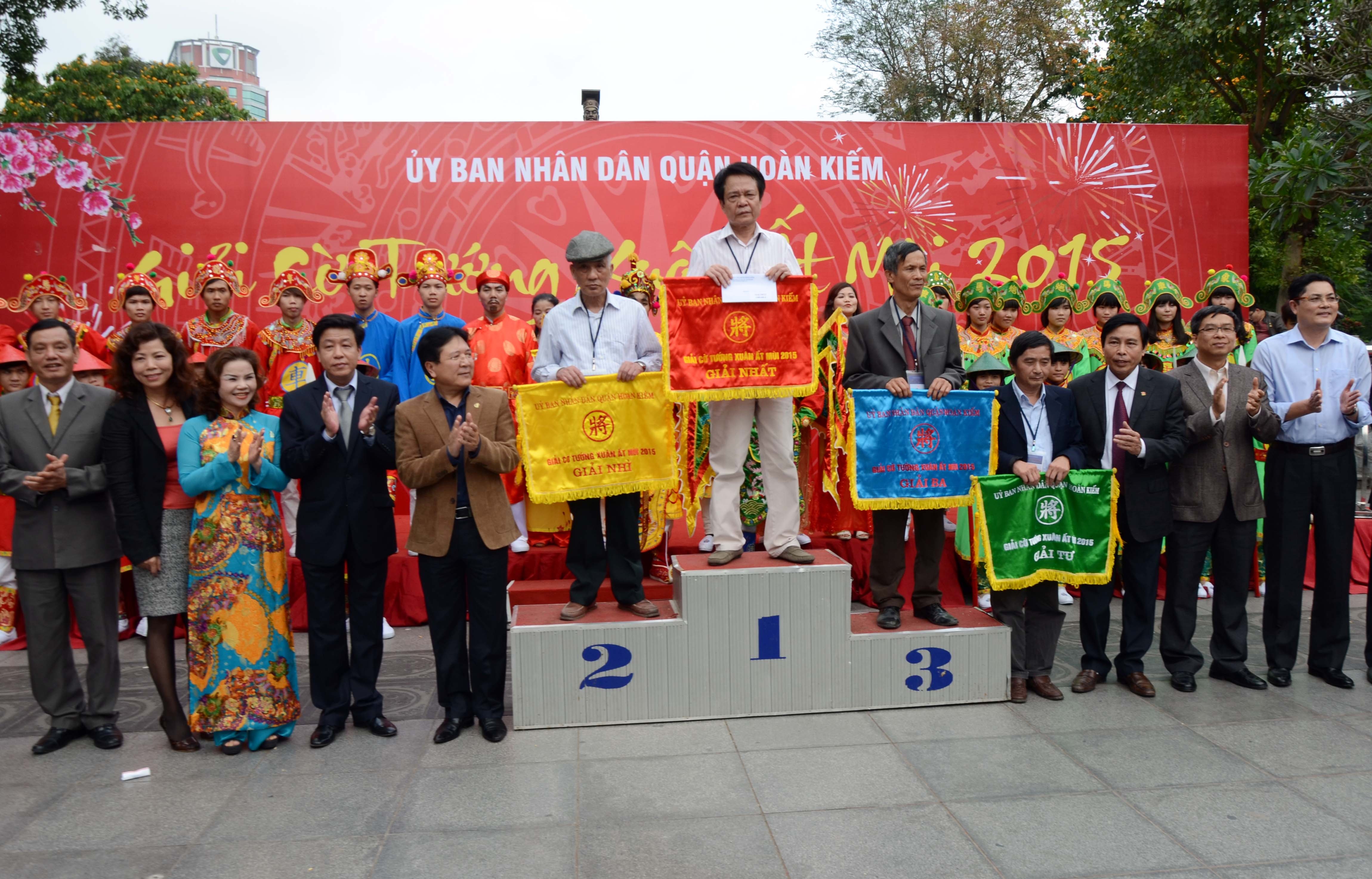 Vua co tuong Ha Noi dang quang kich tinh hinh anh