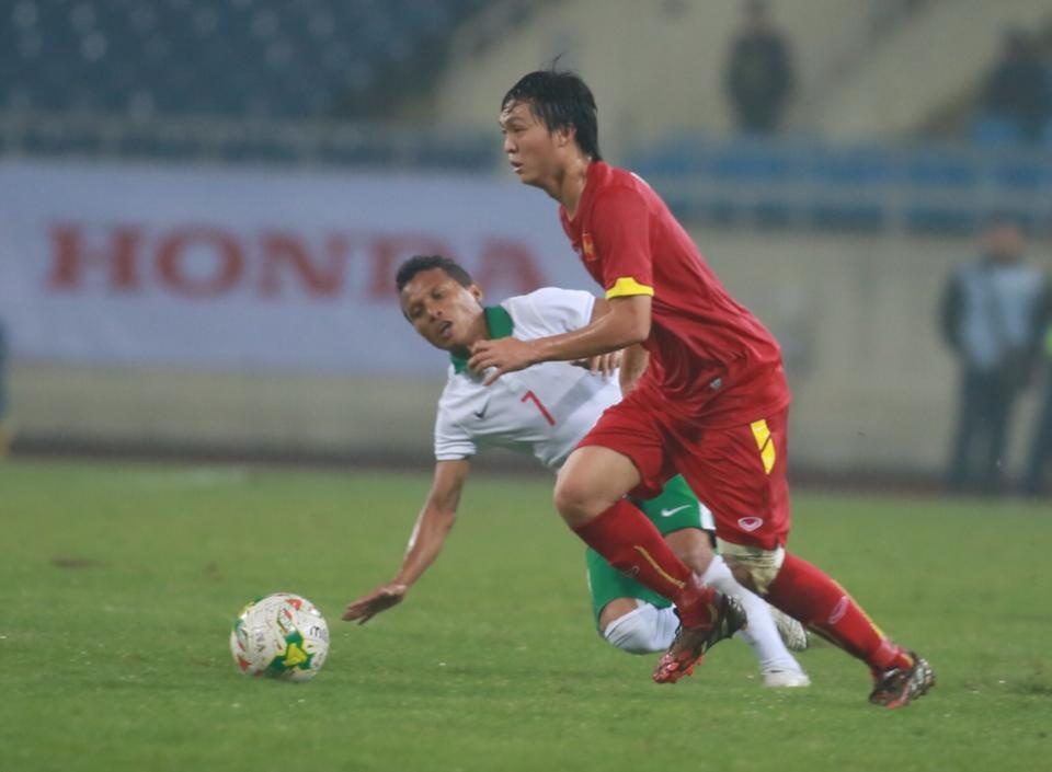 Tiền vệ Tuấn Anh trong trận giao hữu với Olympic Indonesia. Ảnh: Tuấn Mark