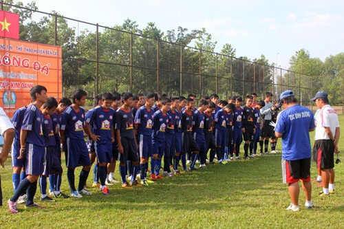 Sao tre cua Binh Duong ghi 4 ban tai VCK U19 Quoc gia hinh anh