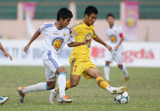 A quan U19 Quoc gia bi loai ngay tu vong bang hinh anh