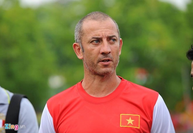 HLV Graechen sẽ thôi dẫn dắt đội tuyển U19 Việt Nam. Ảnh: Tùng Lê