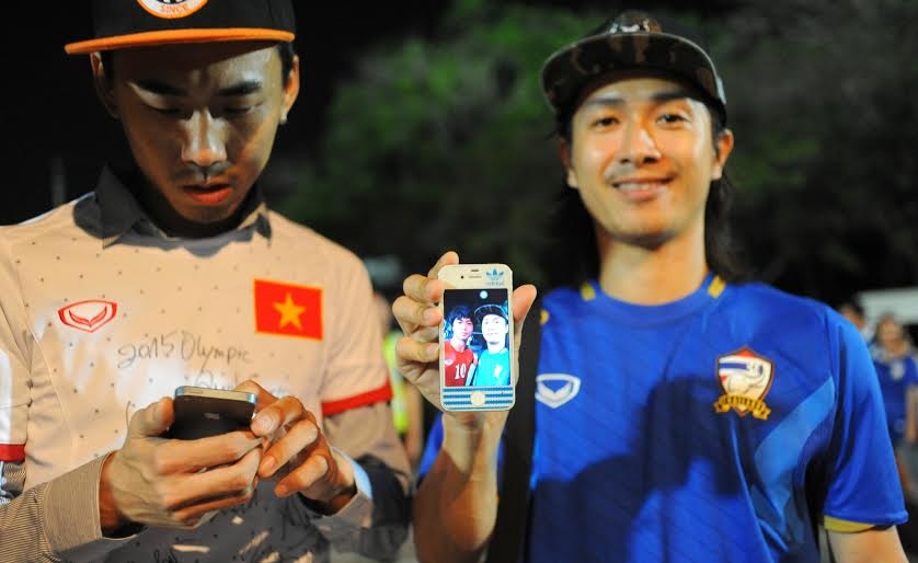 Fan Nhat Ban ham mo cuong nhiet Olympic Viet Nam hinh anh